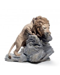 Статуэтка "Притаившийся лев"