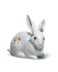 Статуэтка "Внимательный кролик с цветами"
